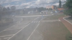 Křižovatka ulic Velká Dlážka a Polní