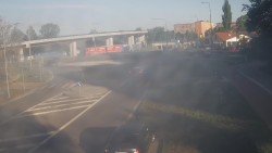 Křižovatka ulic Velká Dlážka a Polní