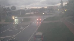 Křižovatka ulic Velká Dlážka a Polní