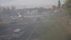 Křižovatka ulic Velká Dlážka a Polní