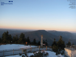 Pohled na jihozápad, Smrk