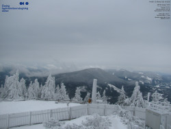 Pohled na jihozápad, Smrk