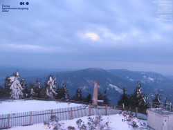 Pohled na jihozápad, Smrk