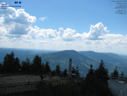Pohled na jihozápad, Smrk