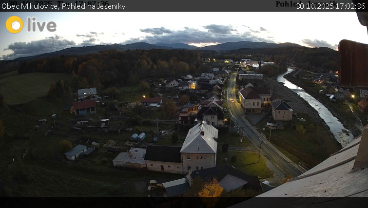 Obec Mikulovice - Pohled na Jeseniky - 30.10.2025 v 17:02 Obec Mikulovice - Pohled na Jeseniky - 30.10.2025 v 17:02
