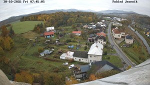 Gemeinde Mikulovice - Blick auf das Jeseníky-Gebirge - 30.10.2026 v 07:45 Gemeinde Mikulovice - Blick auf das Jeseníky-Gebirge - 30.10.2026 v 07:45