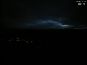 Skiareál Kamenec - Jablonec nad Jizerou - Pohled na Krkonoše - 23.12.2025 v 07:15 Skiareál Kamenec - Jablonec nad Jizerou - Pohled na Krkonoše - 23.12.2025 v 07:15