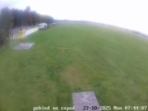 Letiště Břeclav - Areál letiště - 27.10.2025 v 06:45 Letiště Břeclav - Areál letiště - 27.10.2025 v 06:45