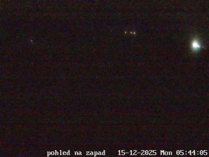 Letiště Břeclav - Areál letiště - 15.12.2025 v 04:45 Letiště Břeclav - Areál letiště - 15.12.2025 v 04:45