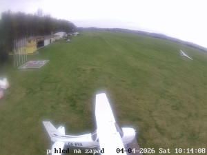 Letiště Břeclav - Areál letiště - 4.4.2026 v 10:15 Letiště Břeclav - Areál letiště - 4.4.2026 v 10:15