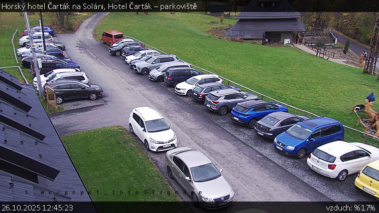 Horský hotel Čarták na Soláni - Hotel Čarták – parkoviště - 26.10.2025 v 12:45 Horský hotel Čarták na Soláni - Hotel Čarták – parkoviště - 26.10.2025 v 12:45