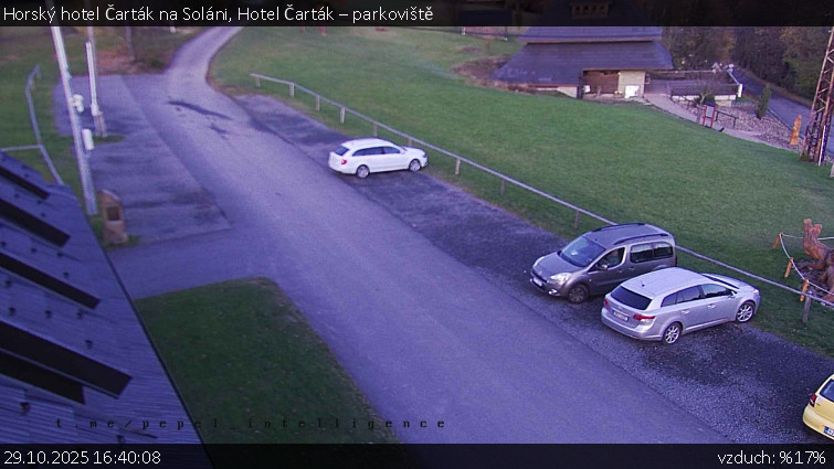 Horský hotel Čarták na Soláni - Hotel Čarták – parkoviště - 29.10.2025 v 16:40 Horský hotel Čarták na Soláni - Hotel Čarták – parkoviště - 29.10.2025 v 16:40