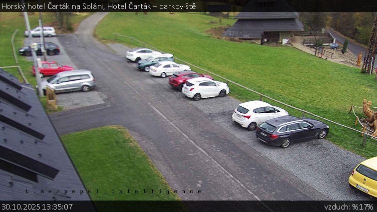 Horský hotel Čarták na Soláni - Hotel Čarták – parkoviště - 30.10.2025 v 13:35 Horský hotel Čarták na Soláni - Hotel Čarták – parkoviště - 30.10.2025 v 13:35