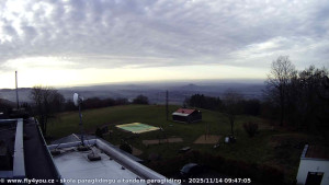 Kozákov - Pohled na jih, hrad Trosky - 14.11.2025 v 08:30 Kozákov - Pohled na jih, hrad Trosky - 14.11.2025 v 08:30