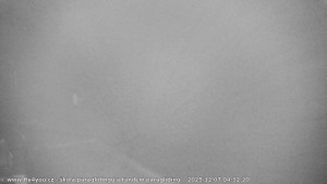 Kozákov - Pohled na jih, hrad Trosky - 7.12.2025 v 03:15 Kozákov - Pohled na jih, hrad Trosky - 7.12.2025 v 03:15