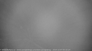 Kozákov - Pohled na jih, hrad Trosky - 7.12.2025 v 04:15 Kozákov - Pohled na jih, hrad Trosky - 7.12.2025 v 04:15