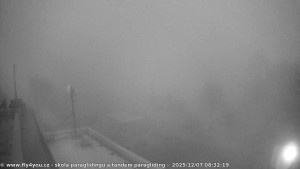 Kozákov - Pohled na jih, hrad Trosky - 7.12.2025 v 07:15 Kozákov - Pohled na jih, hrad Trosky - 7.12.2025 v 07:15