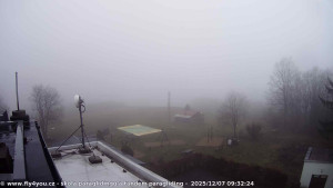 Kozákov - Pohled na jih, hrad Trosky - 7.12.2025 v 08:15 Kozákov - Pohled na jih, hrad Trosky - 7.12.2025 v 08:15