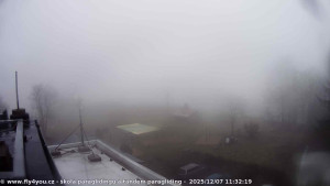 Kozákov - Pohled na jih, hrad Trosky - 7.12.2025 v 10:15 Kozákov - Pohled na jih, hrad Trosky - 7.12.2025 v 10:15