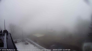 Kozákov - Pohled na jih, hrad Trosky - 7.12.2025 v 10:30 Kozákov - Pohled na jih, hrad Trosky - 7.12.2025 v 10:30