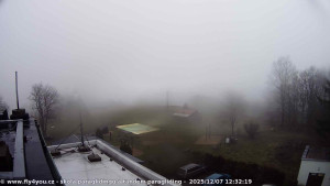 Kozákov - Pohled na jih, hrad Trosky - 7.12.2025 v 11:15 Kozákov - Pohled na jih, hrad Trosky - 7.12.2025 v 11:15