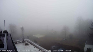 Kozákov - Pohled na jih, hrad Trosky - 7.12.2025 v 11:45 Kozákov - Pohled na jih, hrad Trosky - 7.12.2025 v 11:45