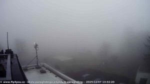 Kozákov - Pohled na jih, hrad Trosky - 7.12.2025 v 12:15 Kozákov - Pohled na jih, hrad Trosky - 7.12.2025 v 12:15