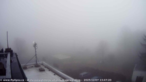 Kozákov - Pohled na jih, hrad Trosky - 7.12.2025 v 12:30 Kozákov - Pohled na jih, hrad Trosky - 7.12.2025 v 12:30