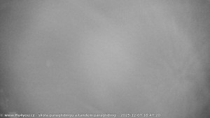 Kozákov - Pohled na jih, hrad Trosky - 7.12.2025 v 17:30 Kozákov - Pohled na jih, hrad Trosky - 7.12.2025 v 17:30