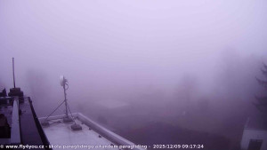 Kozákov - Pohled na jih, hrad Trosky - 9.12.2025 v 08:00 Kozákov - Pohled na jih, hrad Trosky - 9.12.2025 v 08:00