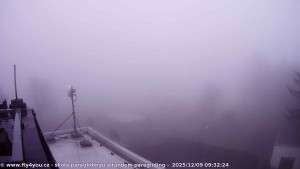 Kozákov - Pohled na jih, hrad Trosky - 9.12.2025 v 08:15 Kozákov - Pohled na jih, hrad Trosky - 9.12.2025 v 08:15