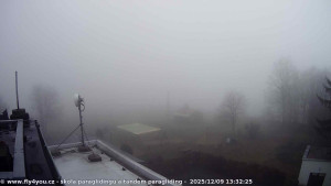 Kozákov - Pohled na jih, hrad Trosky - 9.12.2025 v 12:15 Kozákov - Pohled na jih, hrad Trosky - 9.12.2025 v 12:15