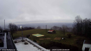 Kozákov - Pohled na jih, hrad Trosky - 9.12.2025 v 13:45 Kozákov - Pohled na jih, hrad Trosky - 9.12.2025 v 13:45