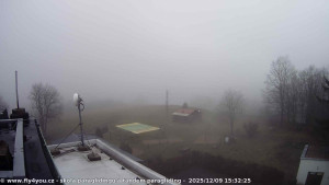 Kozákov - Pohled na jih, hrad Trosky - 9.12.2025 v 14:15 Kozákov - Pohled na jih, hrad Trosky - 9.12.2025 v 14:15