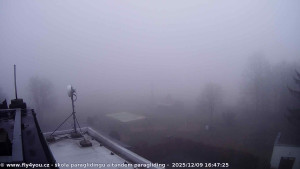 Kozákov - Pohled na jih, hrad Trosky - 9.12.2025 v 15:30 Kozákov - Pohled na jih, hrad Trosky - 9.12.2025 v 15:30