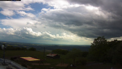 Pohled na jih, hrad Trosky
