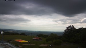 Kozákov - Blick nach Süden, Burg Trosky - 16.6.2026 v 18:45 Kozákov - Blick nach Süden, Burg Trosky - 16.6.2026 v 18:45