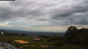 Kozákov - Blick nach Süden, Burg Trosky - 16.6.2026 v 20:45 Kozákov - Blick nach Süden, Burg Trosky - 16.6.2026 v 20:45