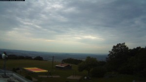 Kozákov - Blick nach Süden, Burg Trosky - 1.8.2026 v 05:30 Kozákov - Blick nach Süden, Burg Trosky - 1.8.2026 v 05:30
