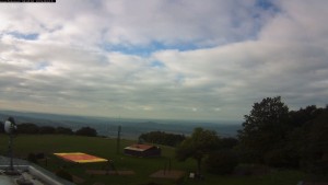 Kozákov - Blick nach Süden, Burg Trosky - 15.9.2026 v 08:45 Kozákov - Blick nach Süden, Burg Trosky - 15.9.2026 v 08:45