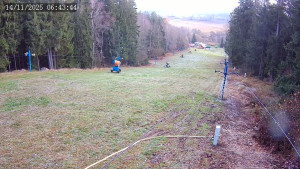 Lyžařský areál Hradiště - Sjezdovka - 14.11.2025 v 06:45 Lyžařský areál Hradiště - Sjezdovka - 14.11.2025 v 06:45