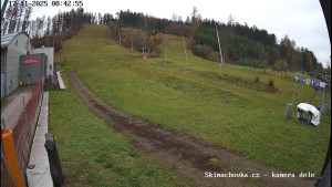 Ski areál Máchovka Nová Paka - Sjezdovka - 17.11.2025 v 08:45 Ski areál Máchovka Nová Paka - Sjezdovka - 17.11.2025 v 08:45