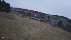 Ski areál Velflink Pernink - Sjezdovka - 15.11.2025 v 07:15 Ski areál Velflink Pernink - Sjezdovka - 15.11.2025 v 07:15