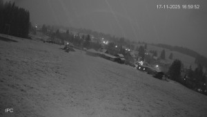 Ski areál Velflink Pernink - Sjezdovka - 17.11.2025 v 17:03 Ski areál Velflink Pernink - Sjezdovka - 17.11.2025 v 17:03