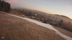 Ski areál Velflink Pernink - Sjezdovka - 15.12.2025 v 07:45 Ski areál Velflink Pernink - Sjezdovka - 15.12.2025 v 07:45