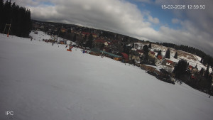 Ski areál Velflink Pernink - Sjezdovka - 15.2.2026 v 13:03 Ski areál Velflink Pernink - Sjezdovka - 15.2.2026 v 13:03