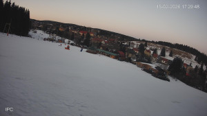 Ski areál Velflink Pernink - Sjezdovka - 15.2.2026 v 17:31 Ski areál Velflink Pernink - Sjezdovka - 15.2.2026 v 17:31