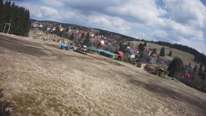 Ski areál Velflink Pernink - Sjezdovka - 16.4.2026 v 11:45 Ski areál Velflink Pernink - Sjezdovka - 16.4.2026 v 11:45