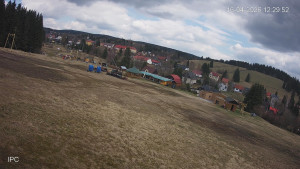 Ski areál Velflink Pernink - Sjezdovka - 16.4.2026 v 12:31 Ski areál Velflink Pernink - Sjezdovka - 16.4.2026 v 12:31