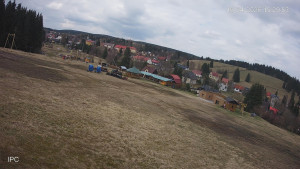 Ski areál Velflink Pernink - Sjezdovka - 16.4.2026 v 15:31 Ski areál Velflink Pernink - Sjezdovka - 16.4.2026 v 15:31